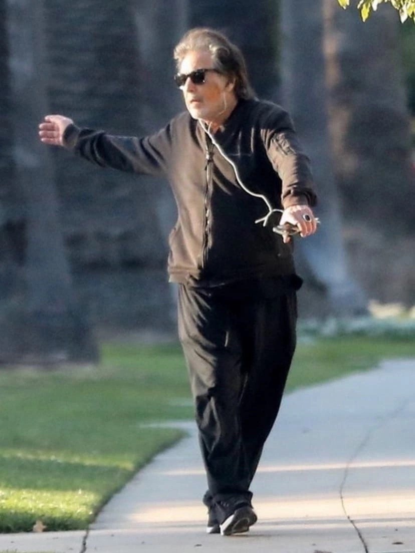 💬 А вы помните, с какого фильма началось ваше знакомство с Аль Пачино? Делитесь в комментариях!


