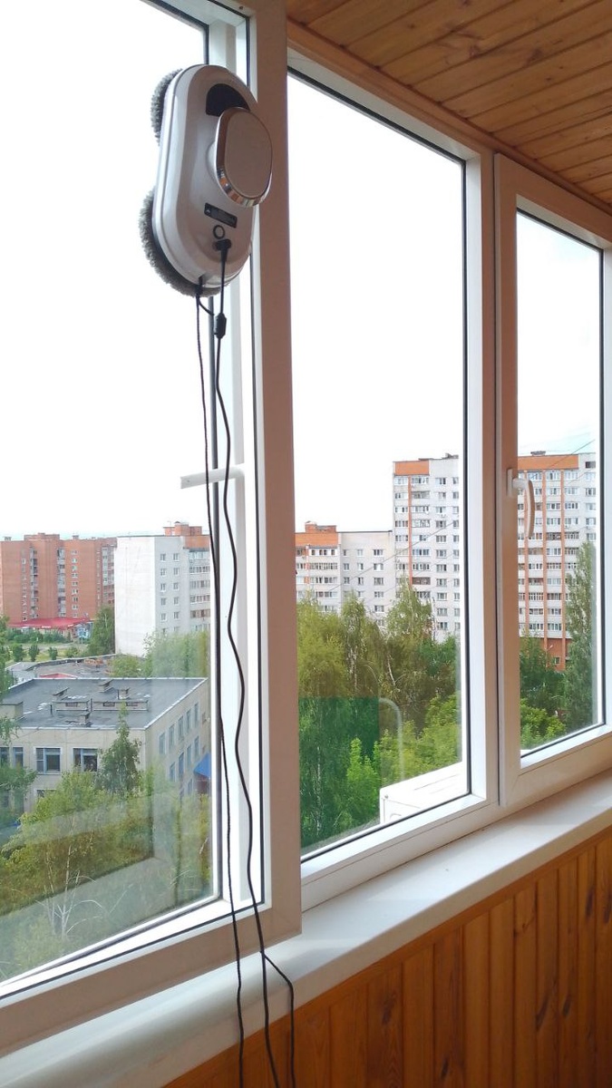 Я видео посмотрела в интернете , посмотрела, что как, а потом все пошло как по маслу управление с пульта , все просто