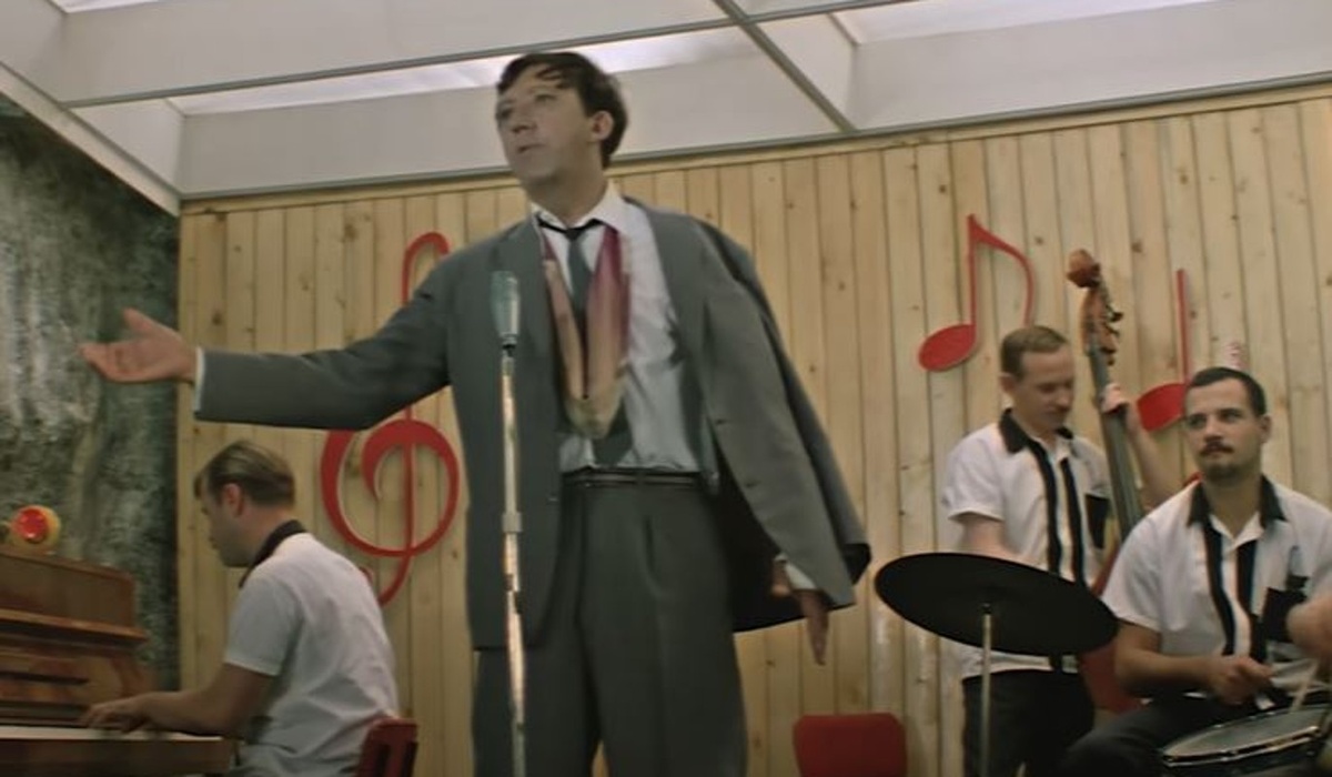    Кадр из фильма "Бриллиантовая рука" (1968)