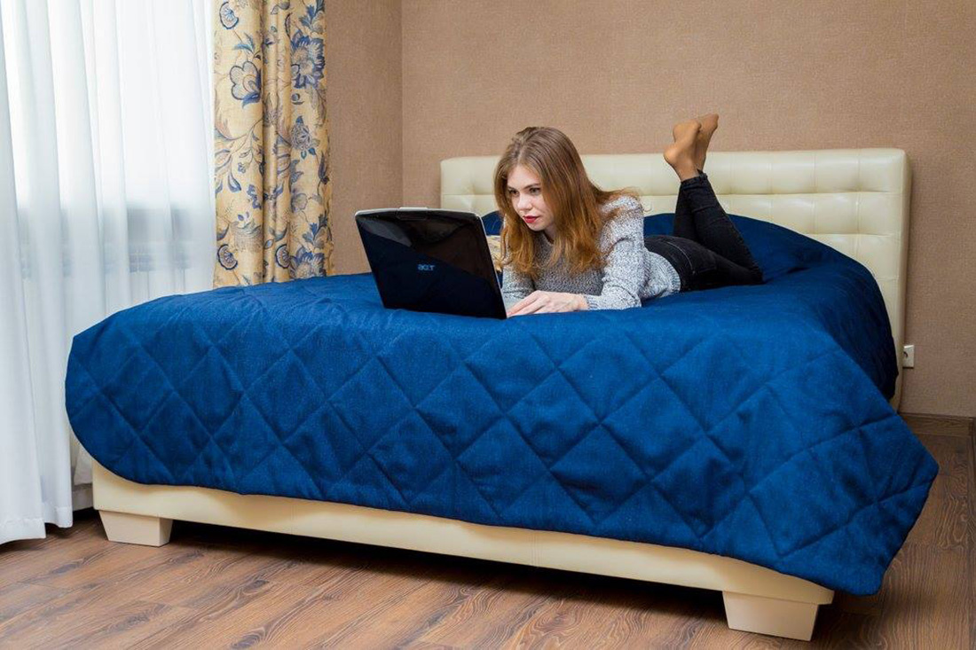 В номере Люкс гостиницы "Аристократ", Красноярск