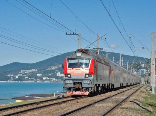    поезд в Сочи // фото: sochi-news.net