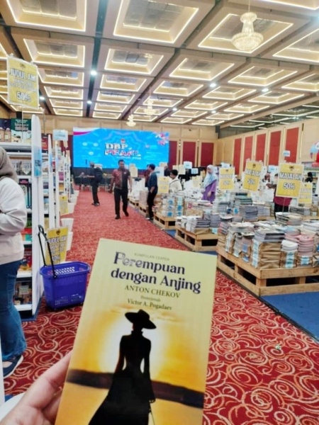 Фото: сборник «Дама с собачкой», выпущен издательством «Совет по языку и литературе» в Малайзии (источник: russkiymir.ru)