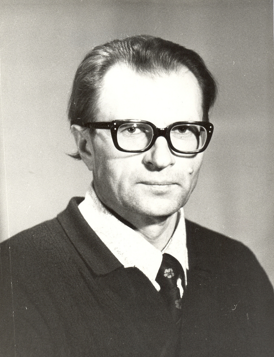 1976 год: А.П. Хромов избран заведующим новой кафедрой