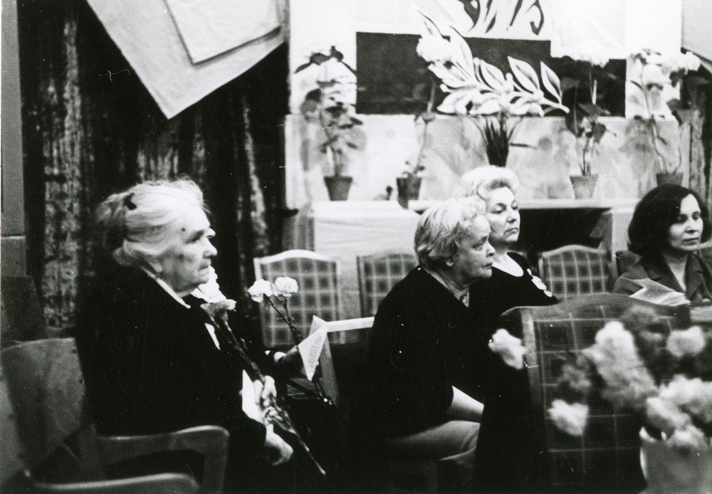 8 мая 1975 г. В Президиуме торжественного собрания, посвященного Дню Победы - сотрудницы музея Т. А. Крюкова, Г.Г. Бабанская, И.И. Баранова