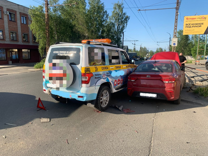   Выяснилось, кто протаранил ограждение в ПетрозаводскеГАИ Петрозаводска