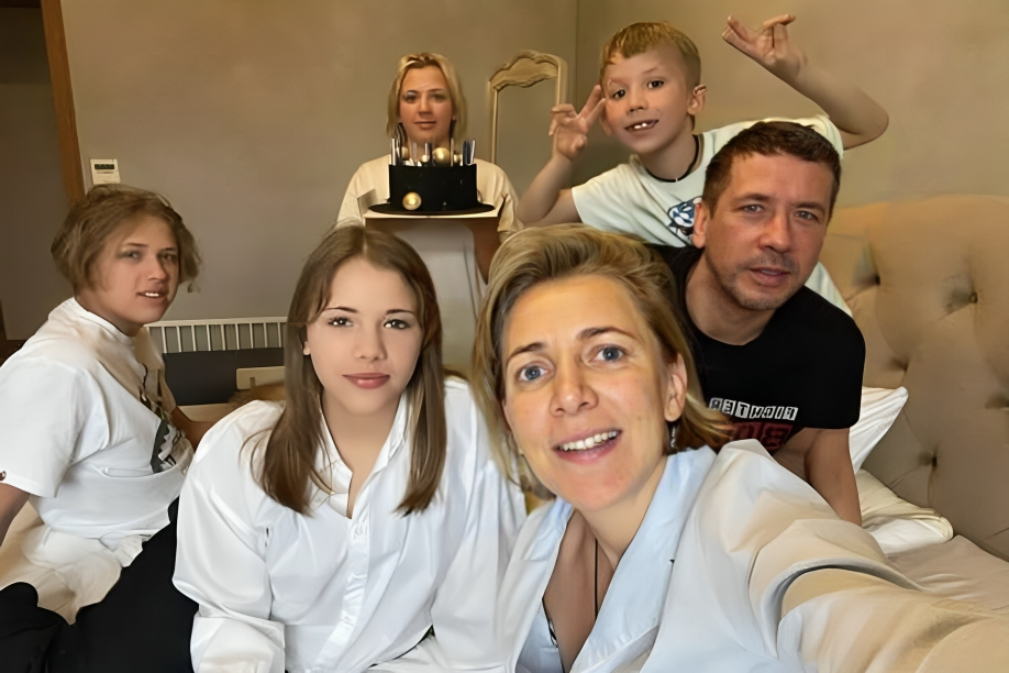 Семья актера Андрея Мерзликина.