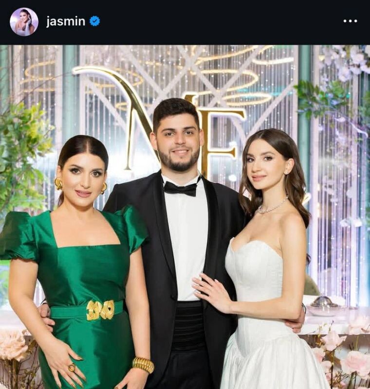     Жасмин с сыном и невесткой