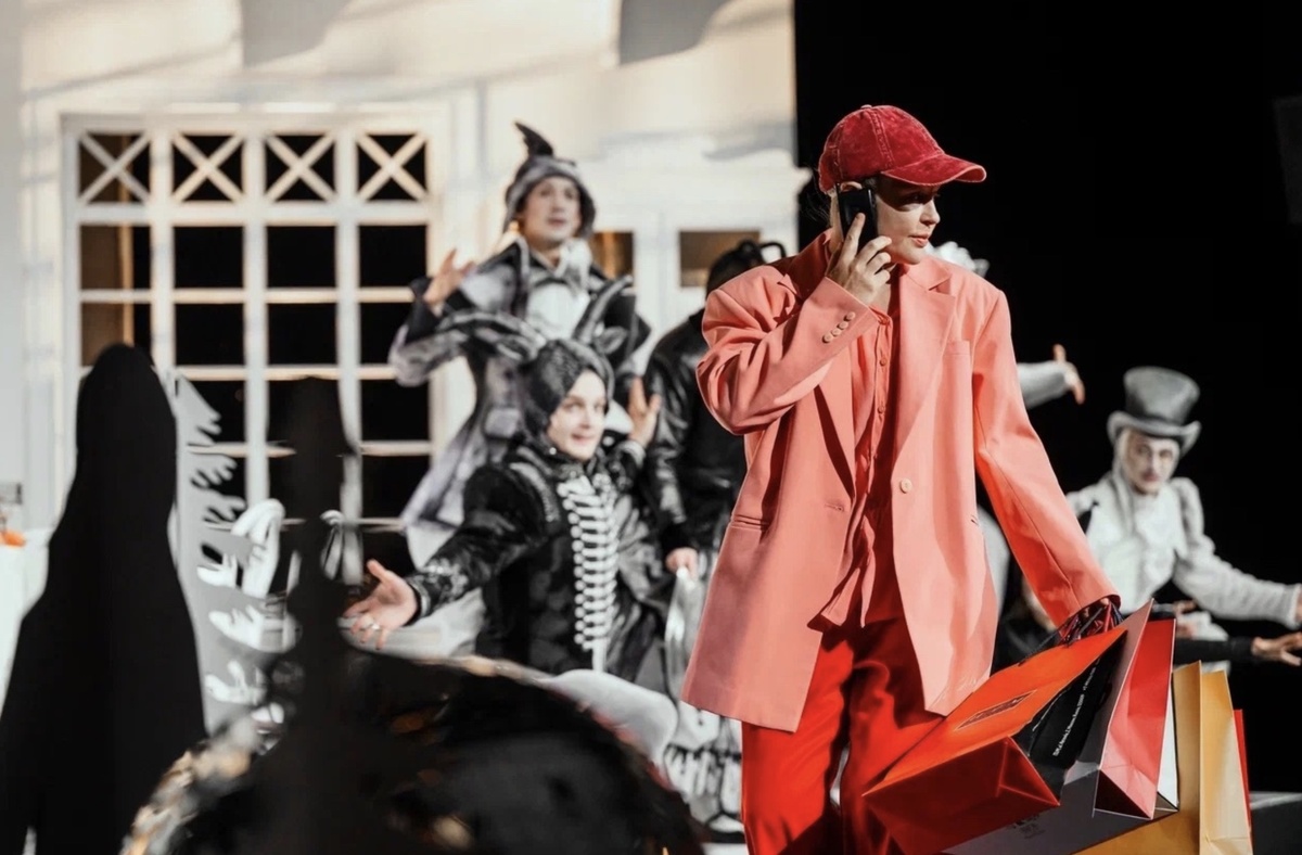 Театр Наций/ VK📷Фото со спектакля «Васса»