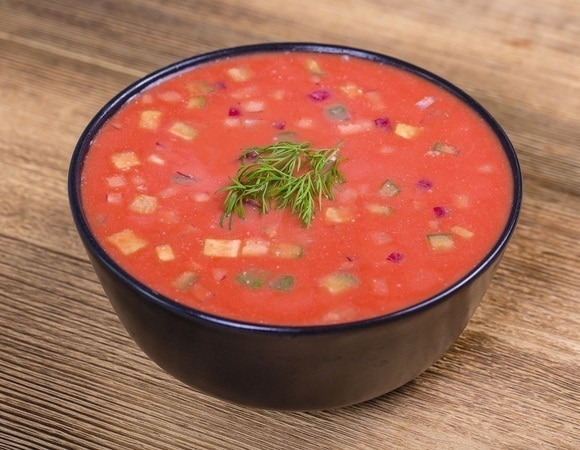 "Очень необычно, но вкусно": окрошка может быть томатной — все довольно просто