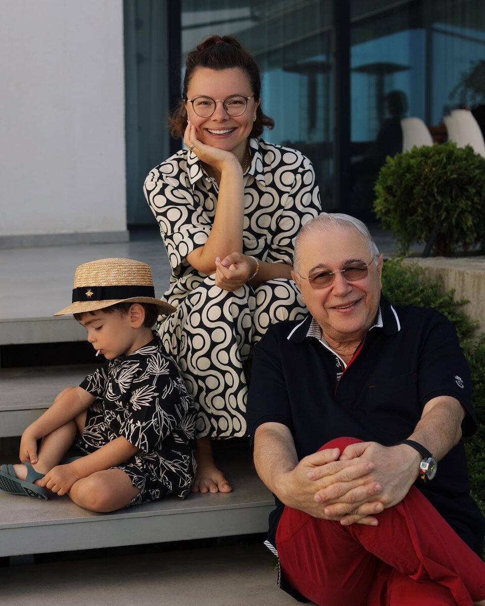 Татьяна Брухунова и Евгений Петросян с сыном