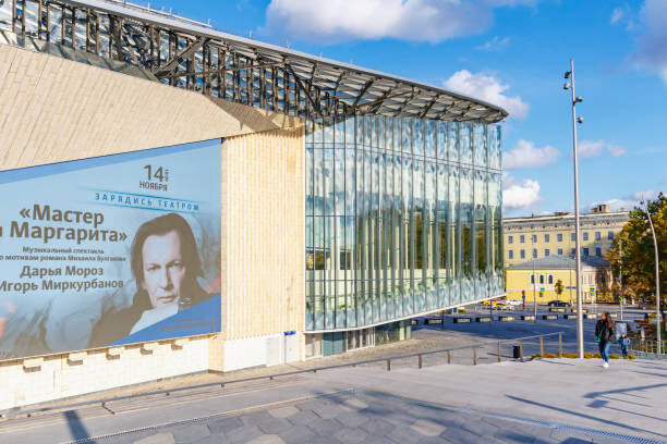 Боковой вид на самый молодой и самый современный концертный зал столицы!