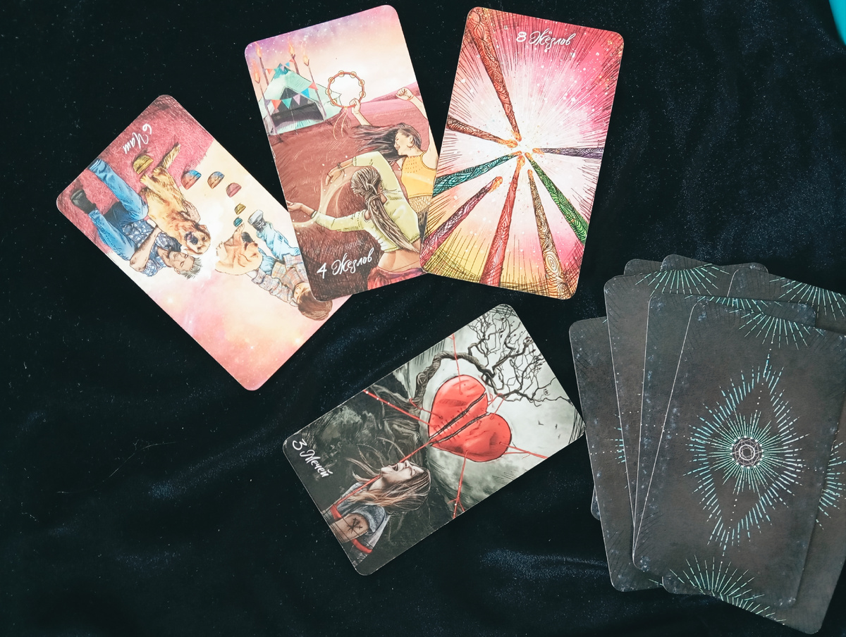 Таро для Близнецов на июль 2025