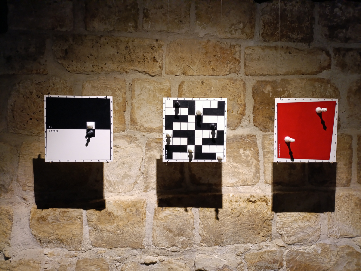 Современное искусство и шахматы(фото автора). 