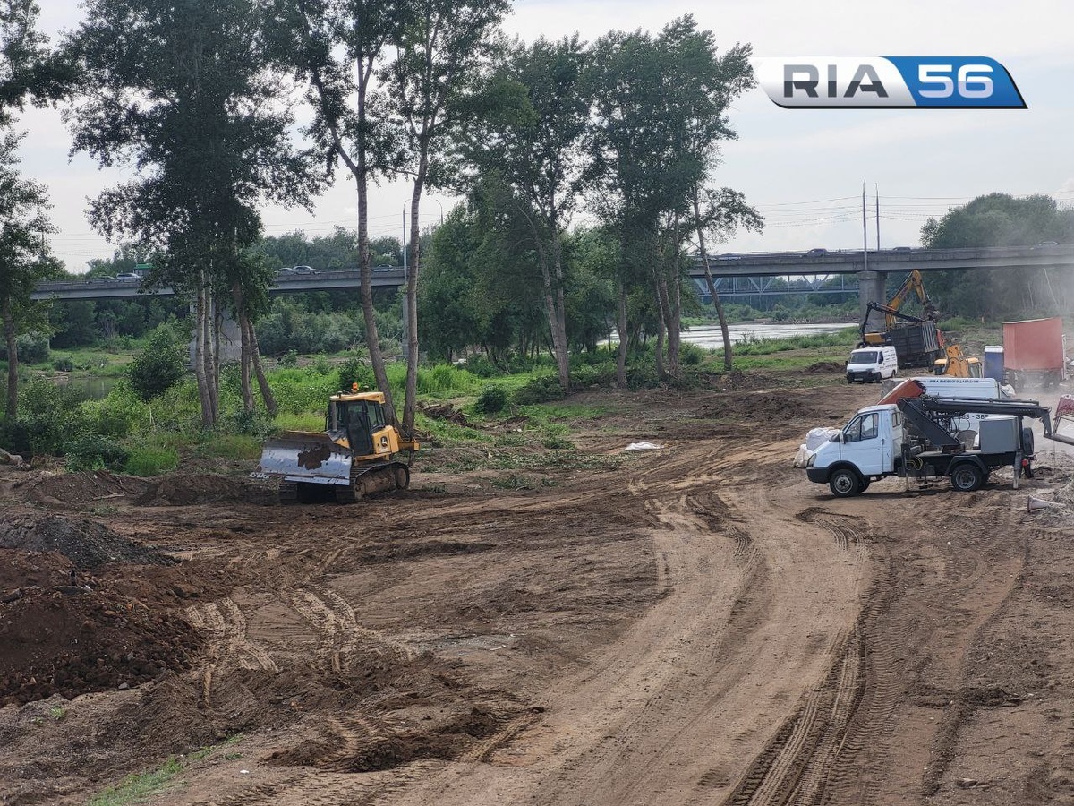    До открытия 2 недели. Как продвигается обустройство городского пляжа в Оренбурге Андрей Севостьянов