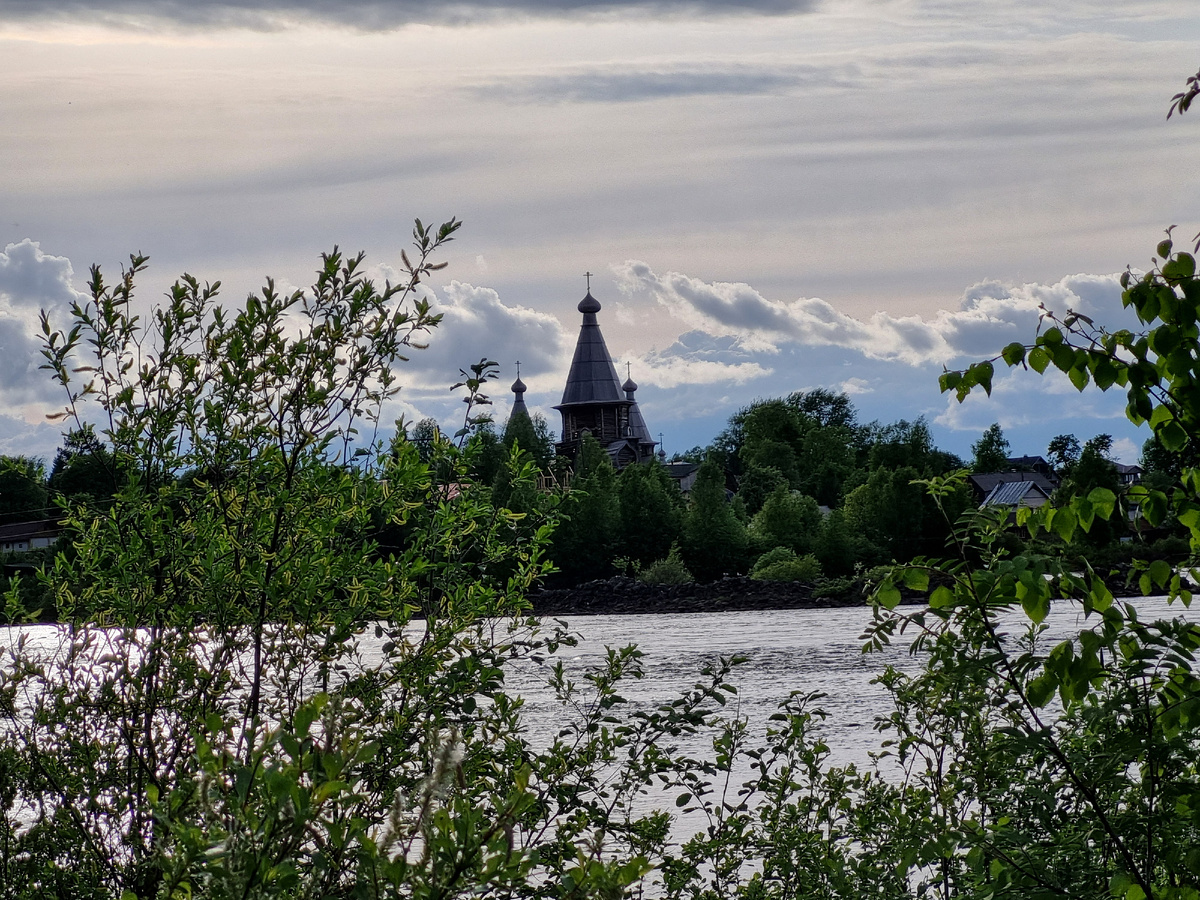 Вид на Кемь со стороны поселка Гайжево