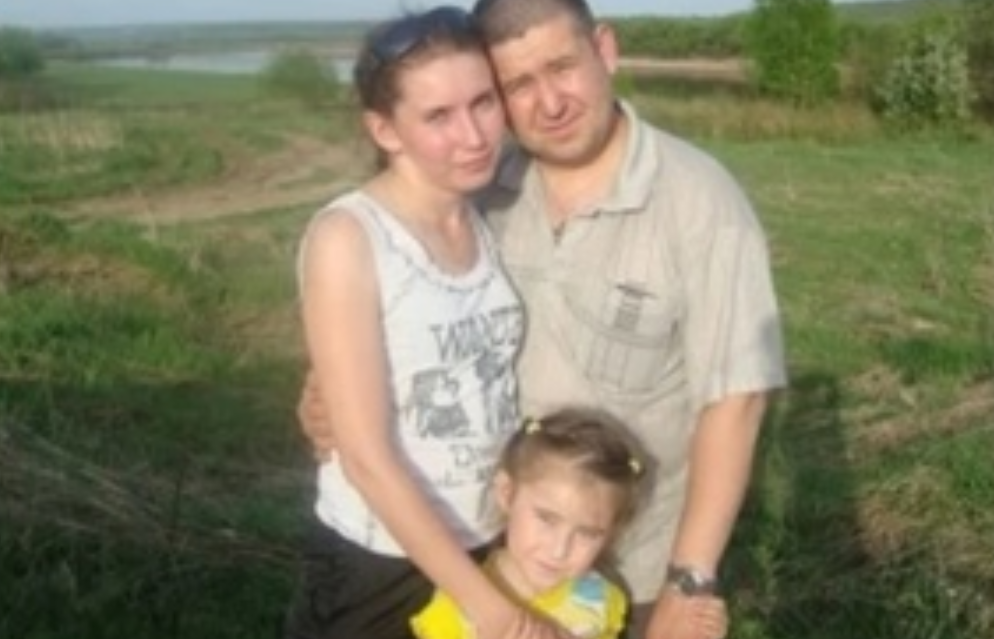 Катя с родителями. Фото: открытые источники