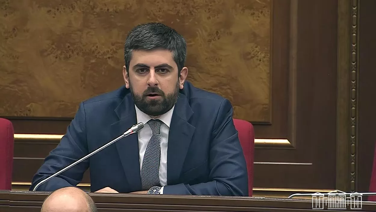 © Photo : press office of the Parliament of Armenia