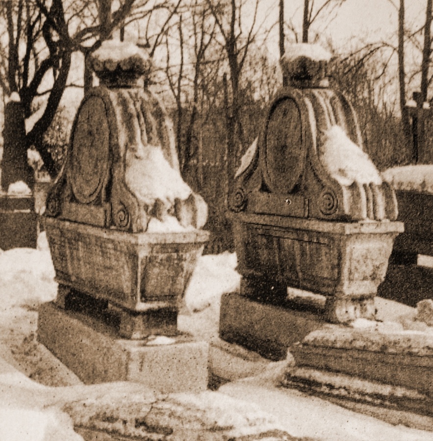 Саркофаги Донского монастыря. Надгробия Фон-Визиных 1800-е годы. Неизвестный мастер 