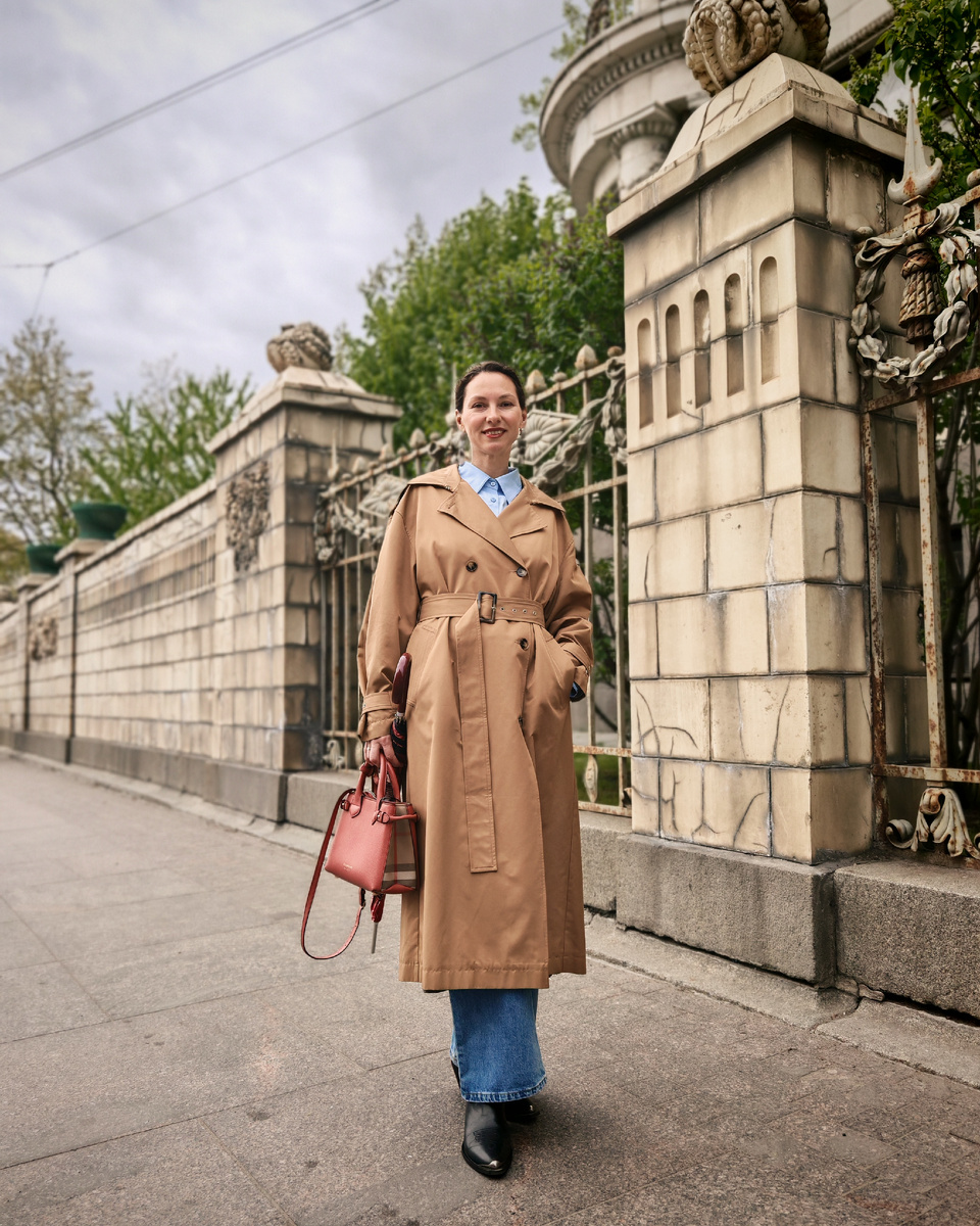 Например, вот этот крутецкий тренч от All we need я покупала прошлым летом со скидкой более 50 процентов. Он обошёлся мне в 9 тыс.руб. вместо двадцатки. 