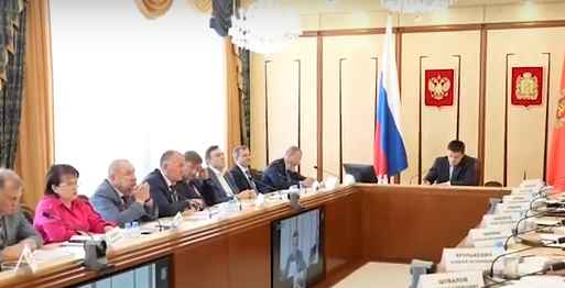     В Красноярске обсудили меры поддержки по нацпроекту «Семья»