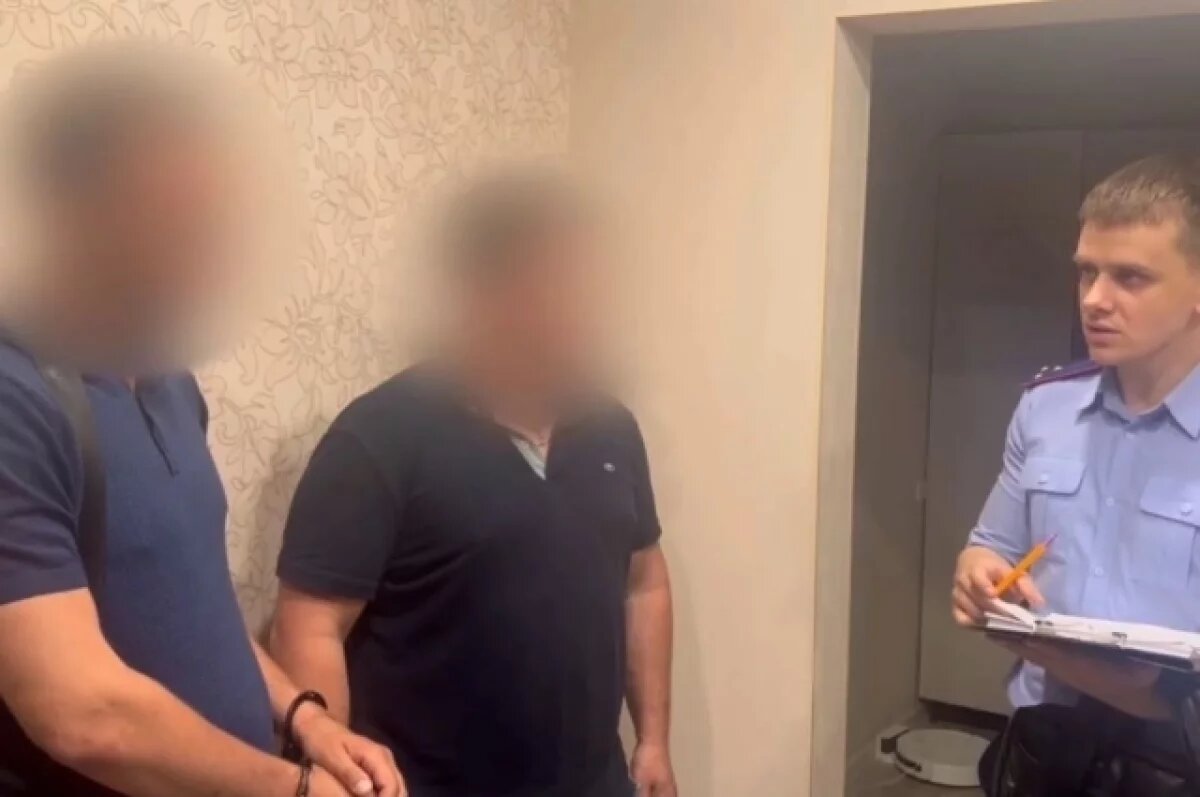    Обвиняемый помещен под стражу.