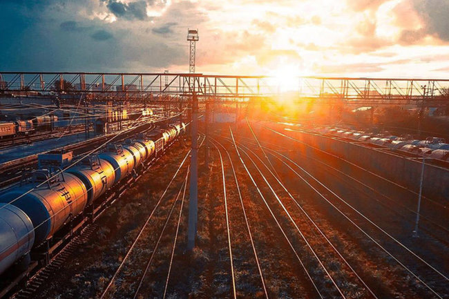    железная дорога / поезд