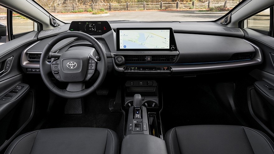    На фото: салон Toyota Prius 2026 модельного года