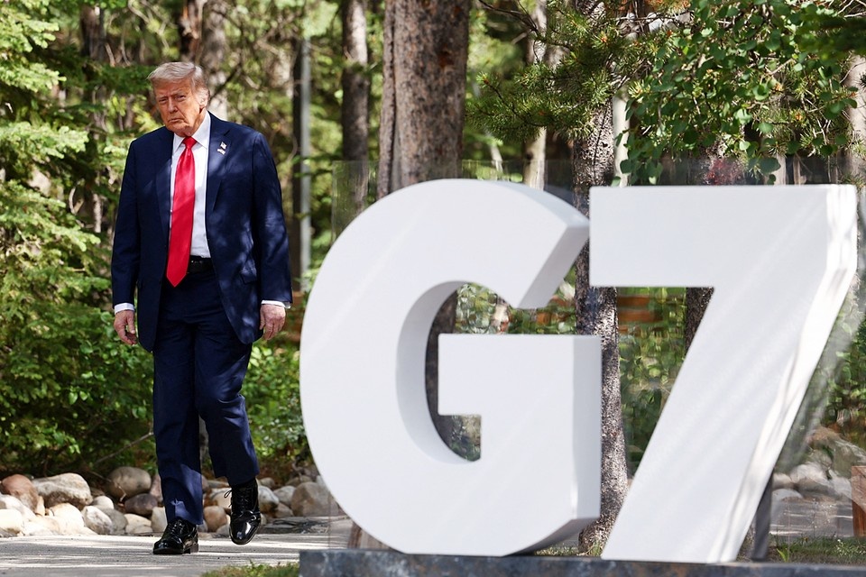 Покушал Трамп за ужином, но даже кофе-чая пить не стал, встал и сказал, что самолет ждет Фото: REUTERS