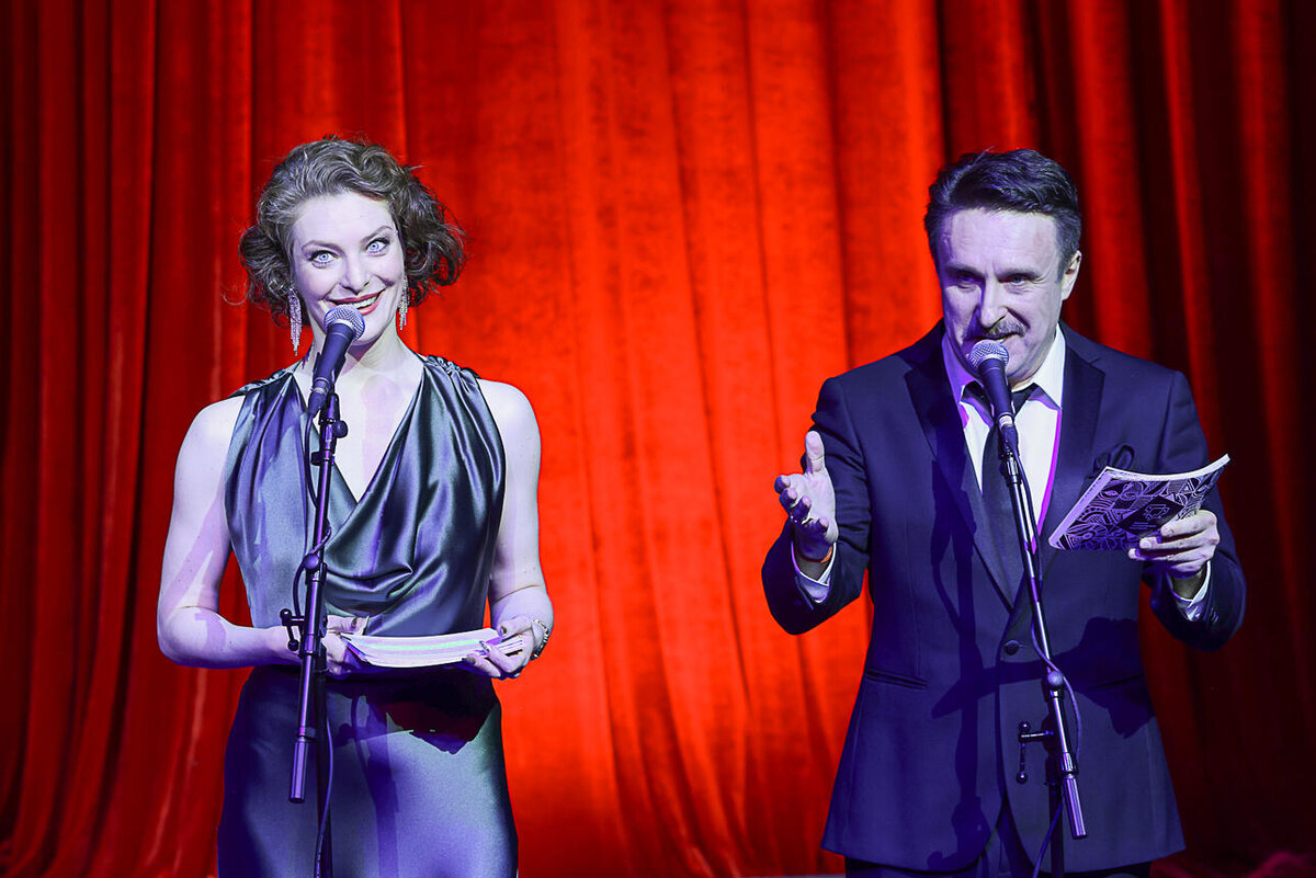    Ведущие церемонии Ксения Ефремова и Олег Невежин Предоставлено организаторами / Елена Мельникова