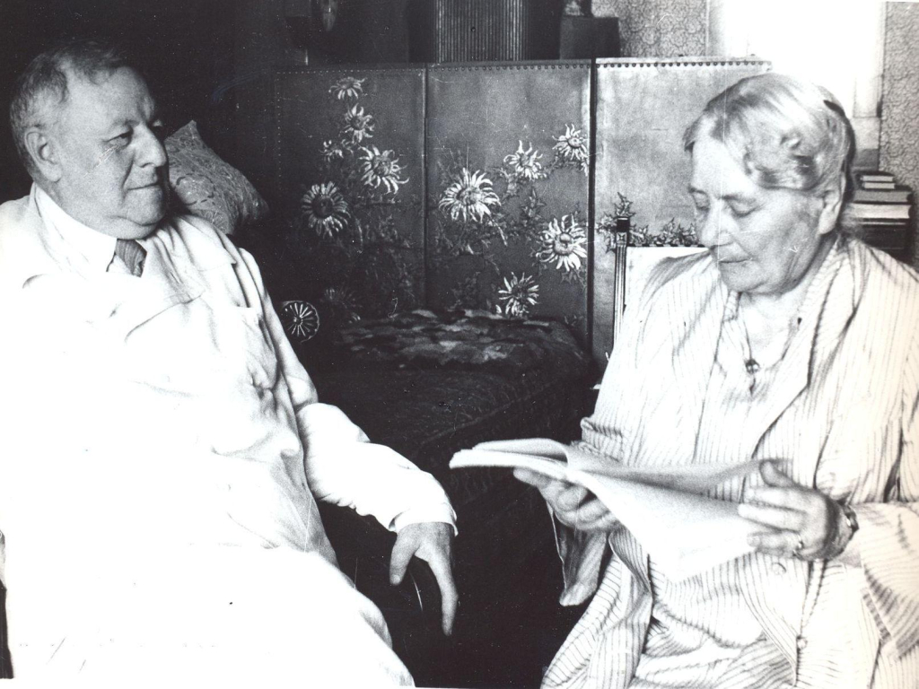 Вместе с Ольгой Григорьевной Тарле прожил шестьдесят лет