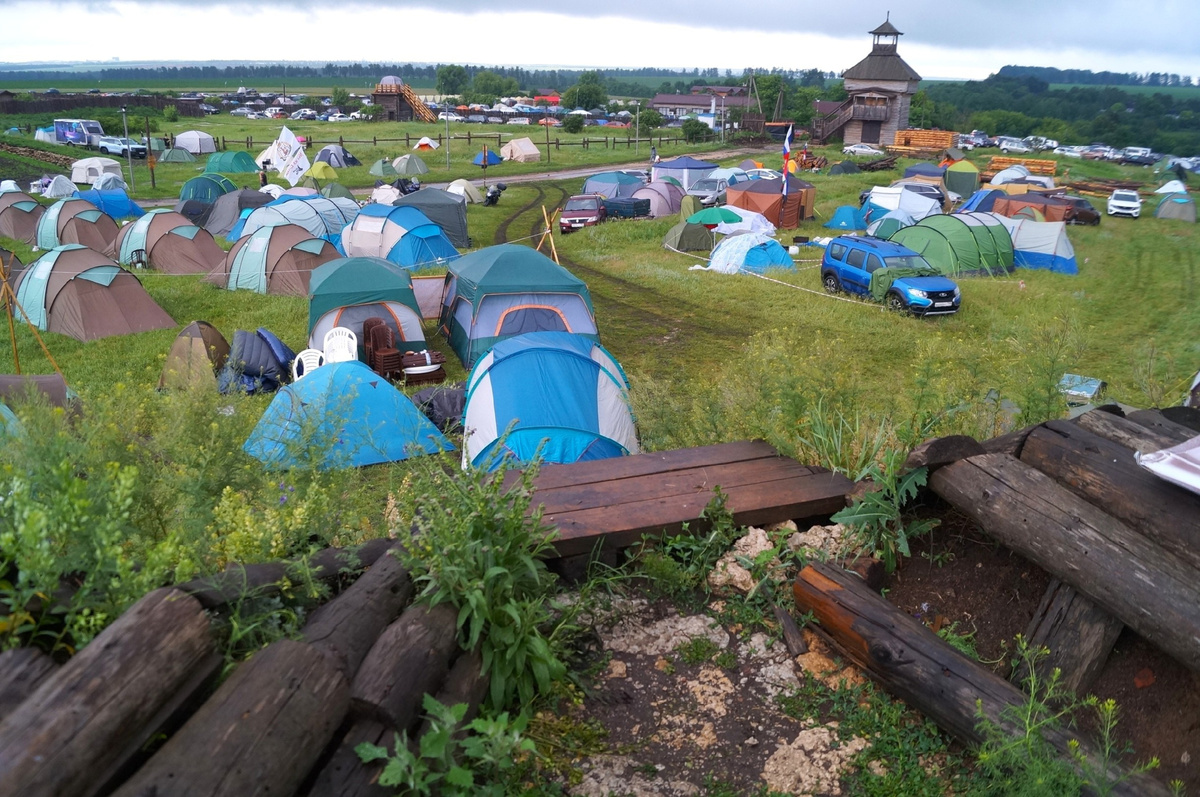 Палатковый отдых имеет свой романтизьм, но, увы, уже не для нас)))