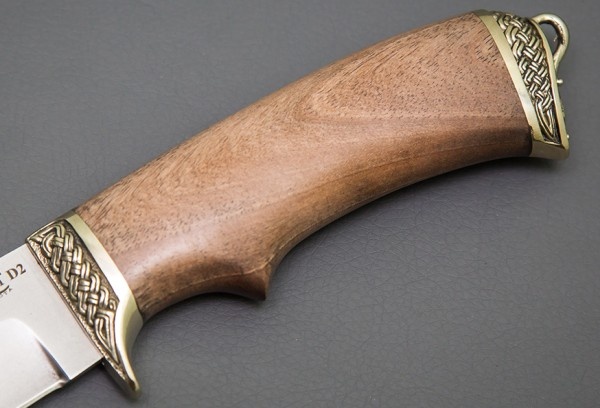 Пример рукояти с сайта https://semin-knife.ru/catalog/12283/
