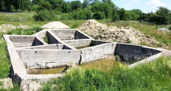 Треснувший фундамент