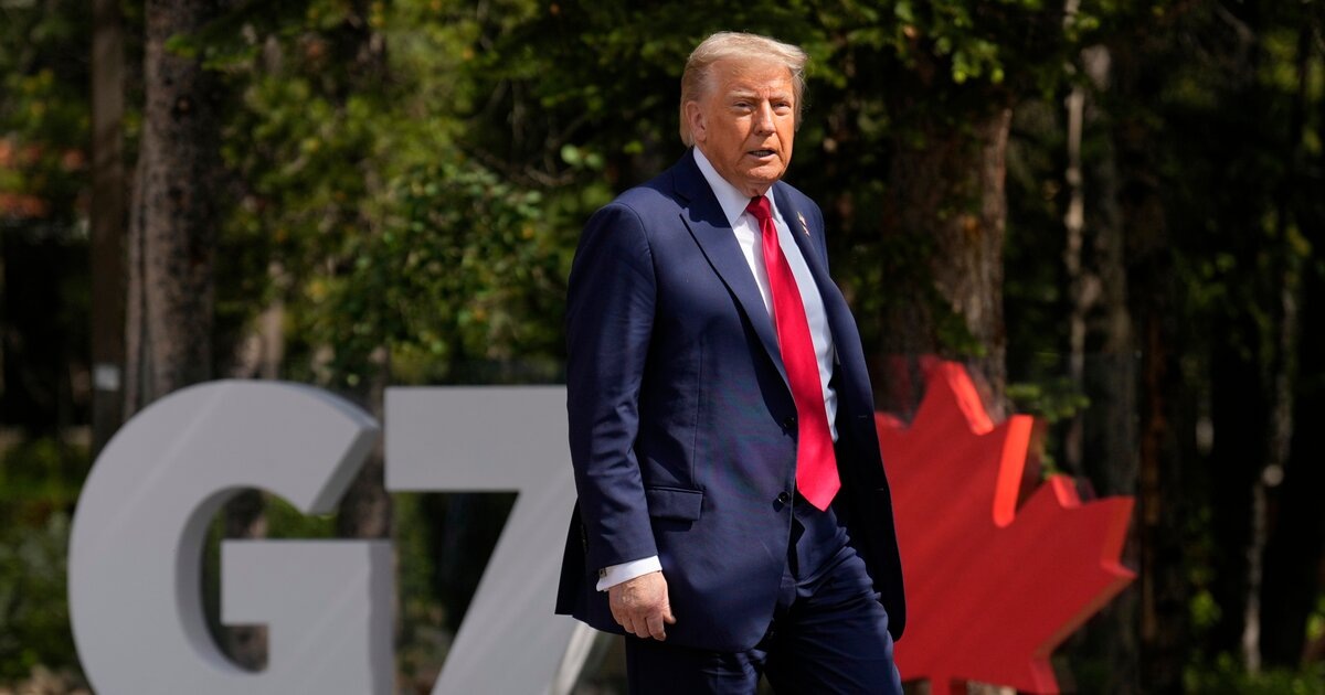    Медведев: Трамп на G7 указал на место европейским шавкам во главе с Микроном