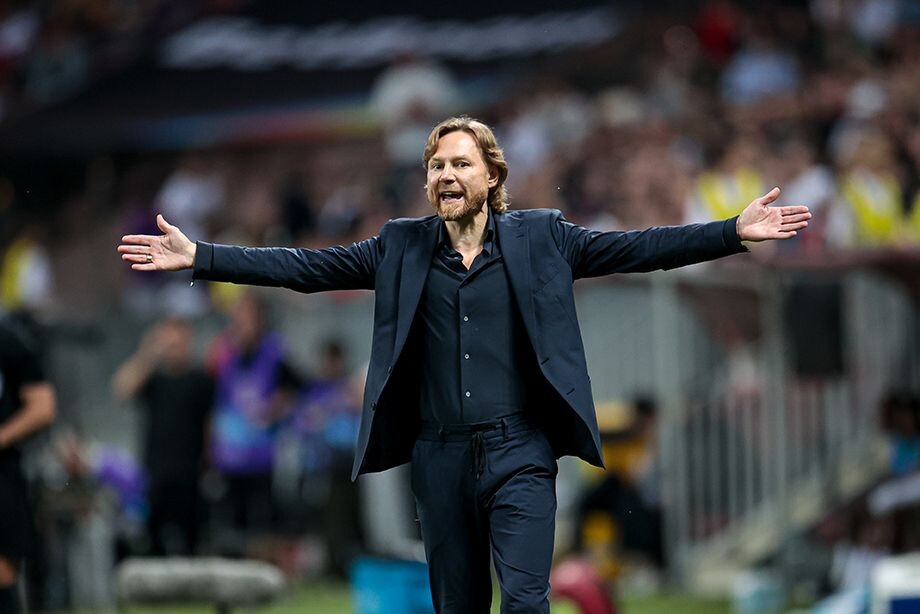 Валерий Карпин