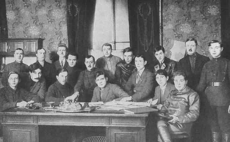 Леонид Иванович Пантелкин в составе ВЧК (четвертый справа).