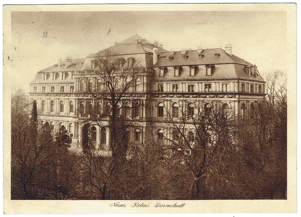 Новый дворец в Дармштадте (построен в 1864-1865 годах), главный фасад. Фото середины 1870-х годов.