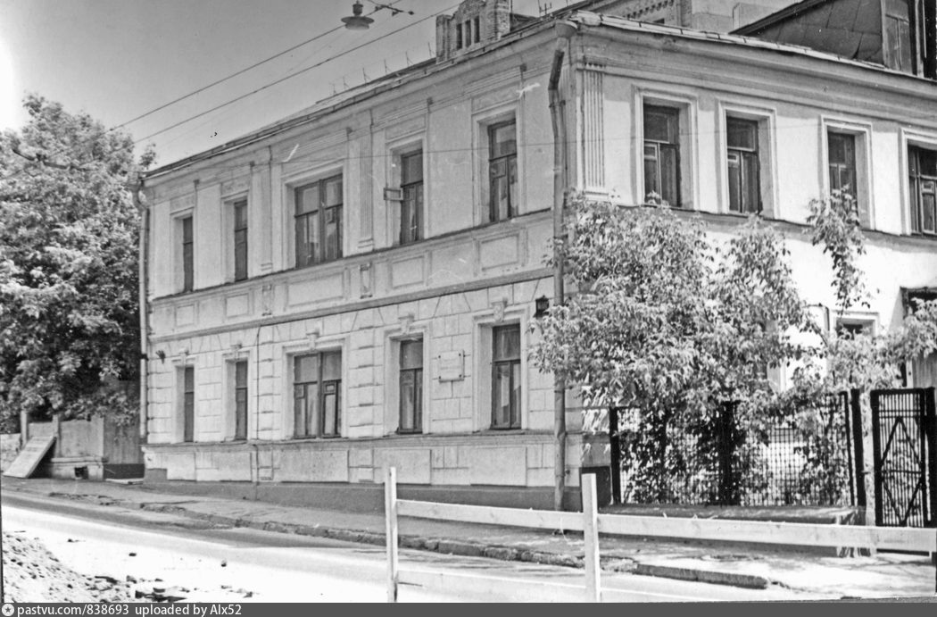 Дом Маяковского, переулок Маяковского (Гендриков пер.), 15/13 / Источник: pastvu.com