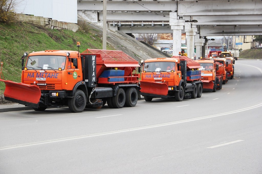    коммунальная техника // Фото: пресс-служба администрации Ростова