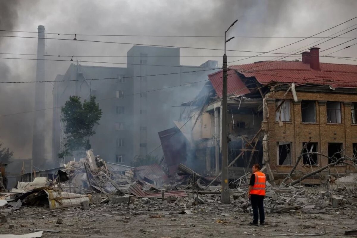    Удар ракет на завод беспилотников в Киеве навел стендап-комик, а между делом политик Сергей Притула.