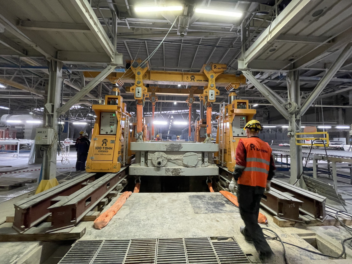 Позиционирование прессового оборудования в зоне монтажа