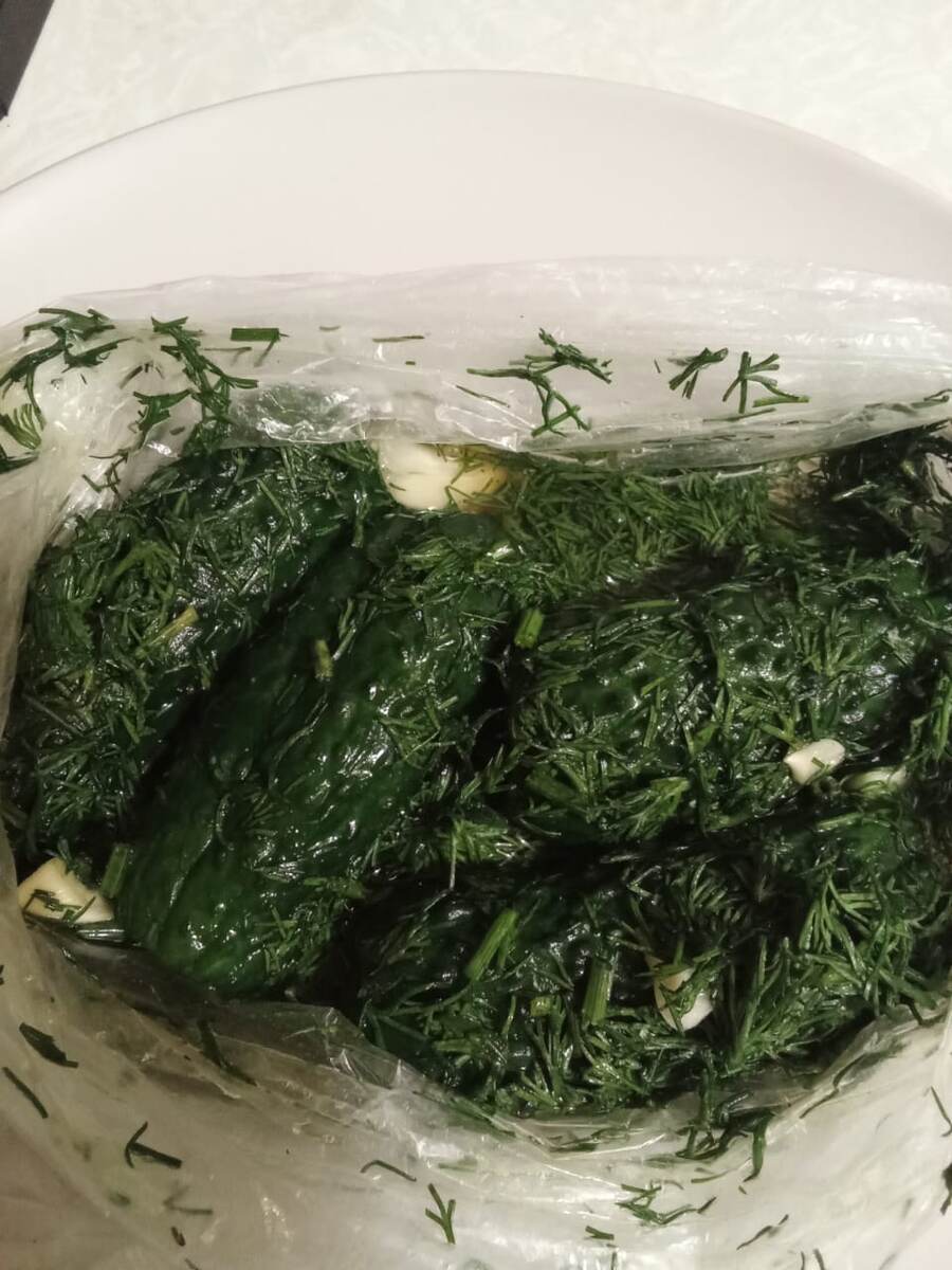 Время малосольных огурчиков