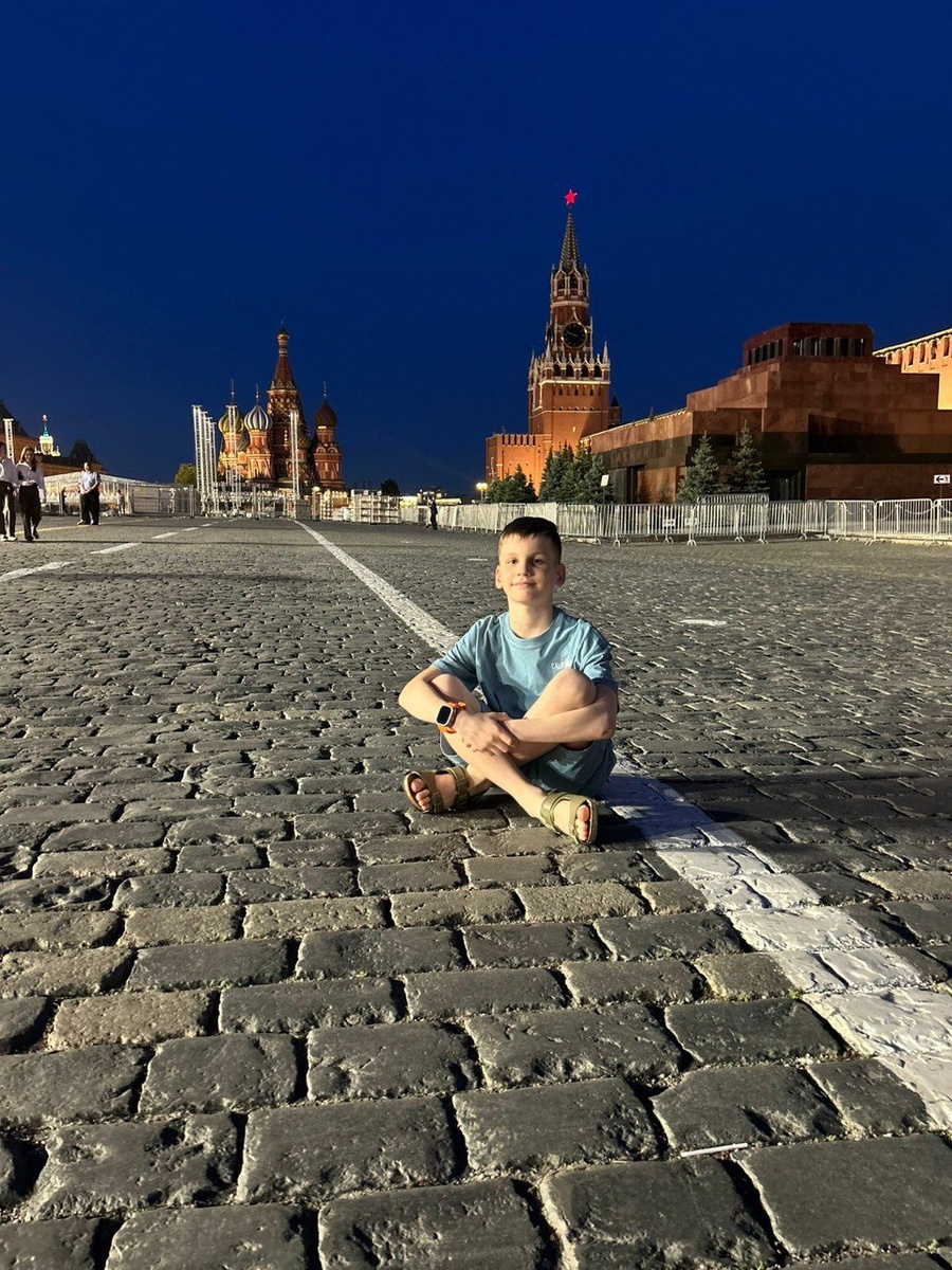 Победитель Вадим в Москве на Красной площади