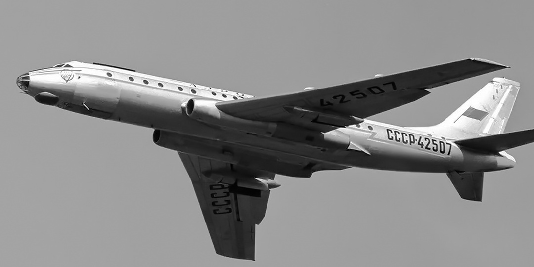 70 лет со дня первого полета первого советского пассажирского реактивного самолёта - легенды Ту-104