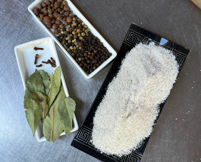 Вкусное и ароматное сало по домашнему рецепту.