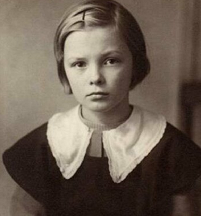 Вия Артмане в детстве./Фото из открытых источников