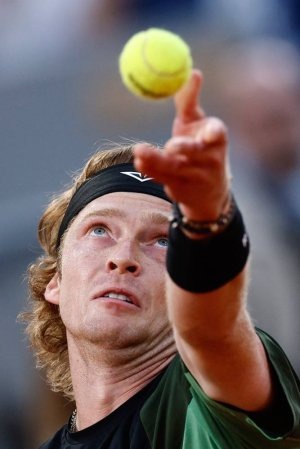    Сезон-2023 - лучший в карьере Андрея Рублева на траве. Он дошел до финала в Галле и до 1/4 финала на Уимблдоне.