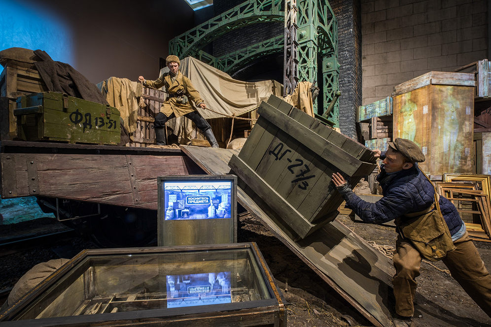 Эвакуация промышленности, экспозиция «Подвиг Народа» в Музее Победы