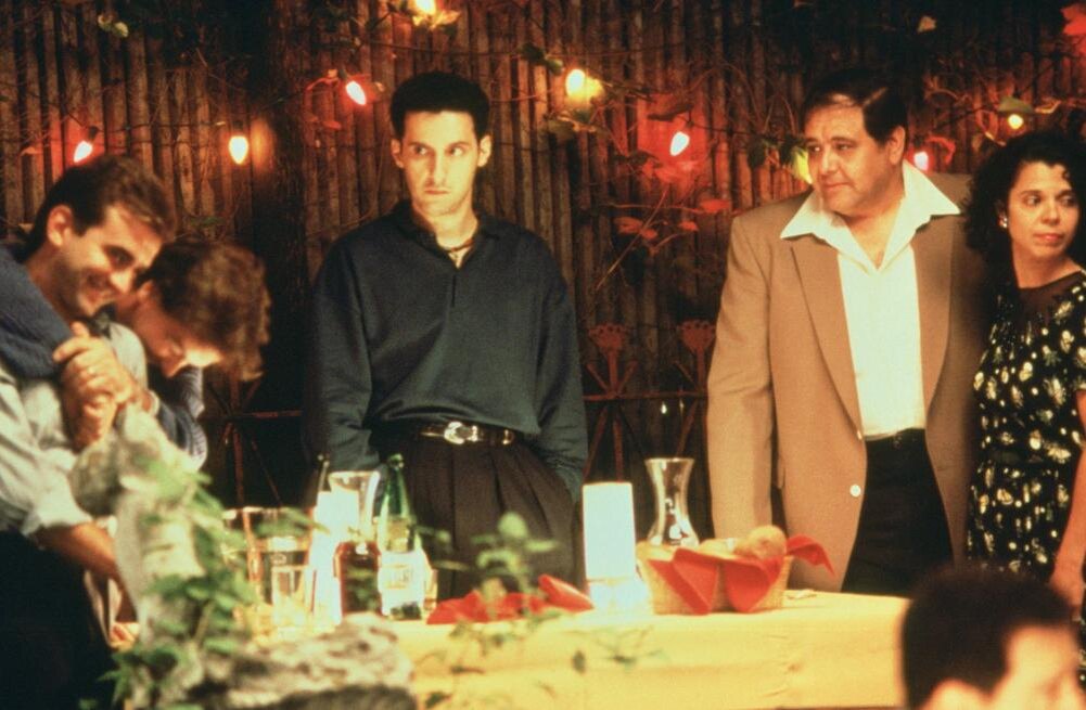 Кадр из фильма «Уважаемые люди» (1990)