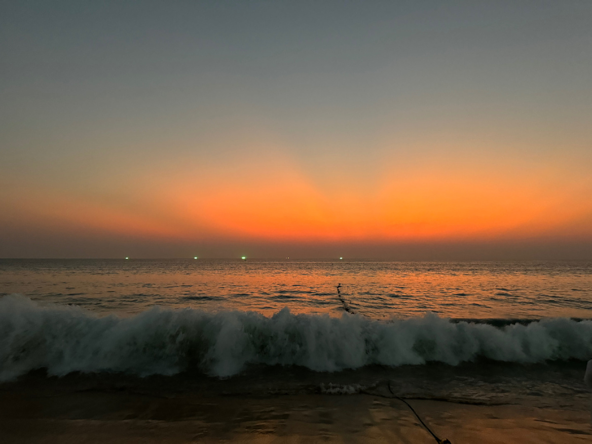 Решила немного разбавить текст красивым закатом😍